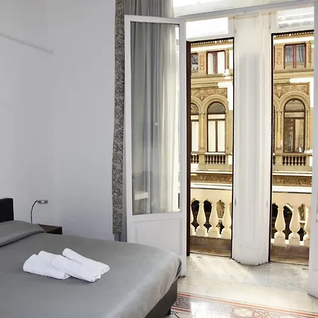 Bed & Breakfast Maison Toledo 210 4*