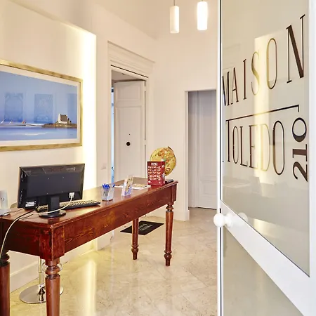 לינה וארוחת בוקר Maison Toledo 210 4*