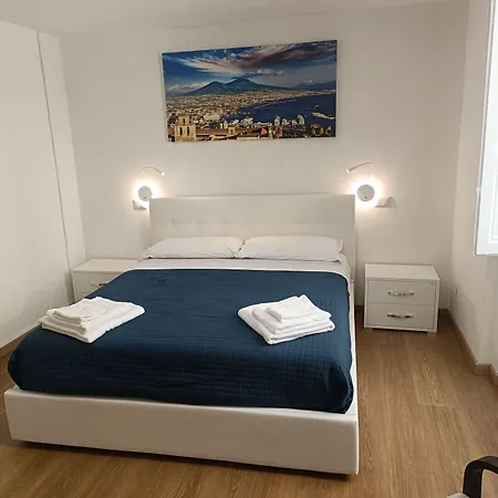 לינה וארוחת בוקר Maison Toledo 210 נאפולי