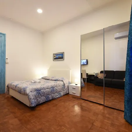 Maison Toledo 210 לינה וארוחת בוקר 4*